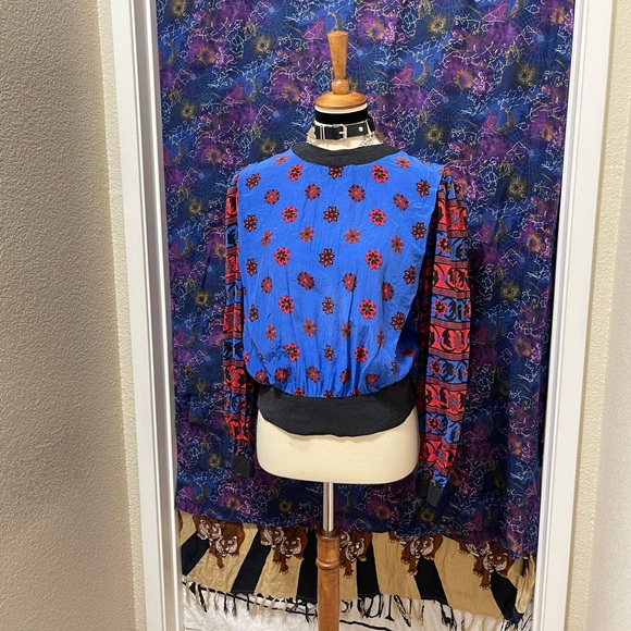 🌈 Lovely Vintage flower art blouse - Picture 4 of 11